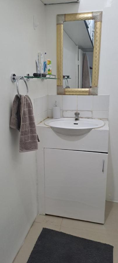 Abm Court Apartments Нади Екстериор снимка