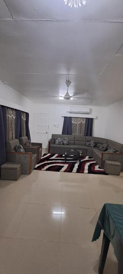 Abm Court Apartments Нади Екстериор снимка