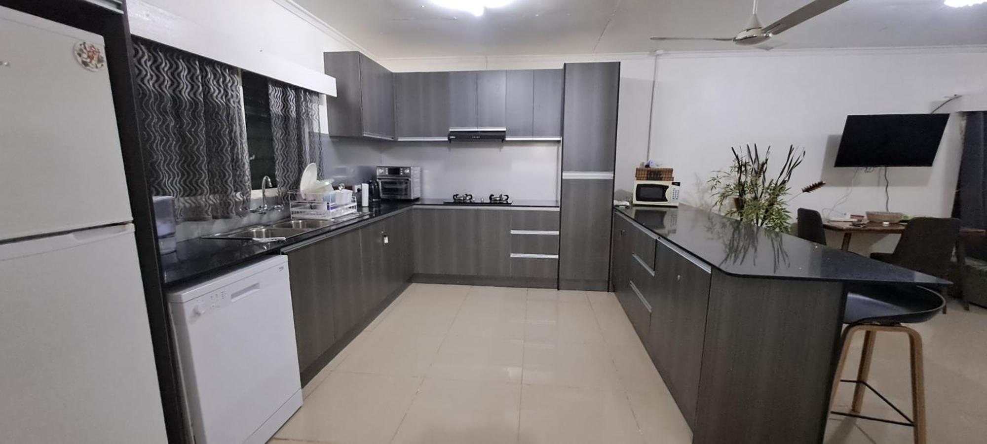 Abm Court Apartments Нади Екстериор снимка